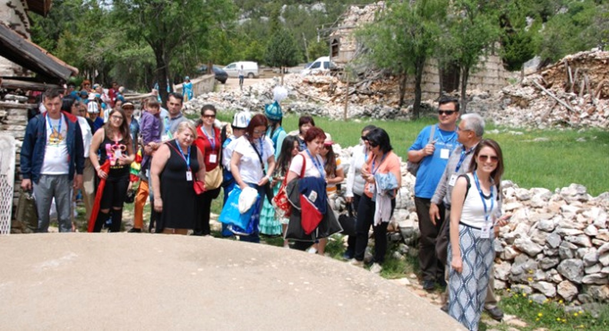 800 Yıllık Mahalle Turistlerin Gözdesi Oldu