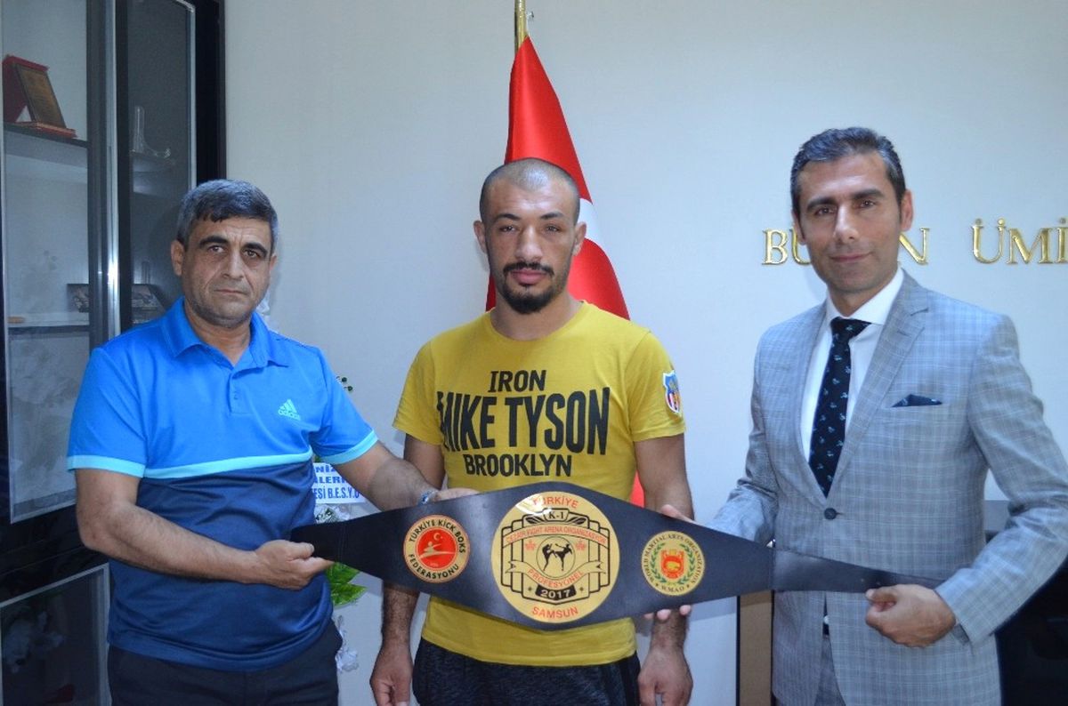 Adıyaman Kick Boksda Altın Kemeri Kaptı