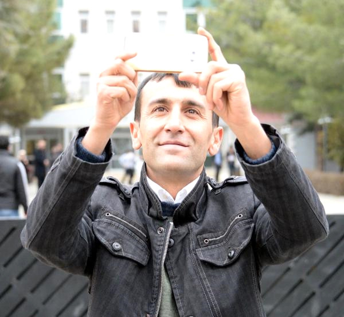Adliye Önünde Selfie Çekimine Hazırlık Duruşmasında Beraat