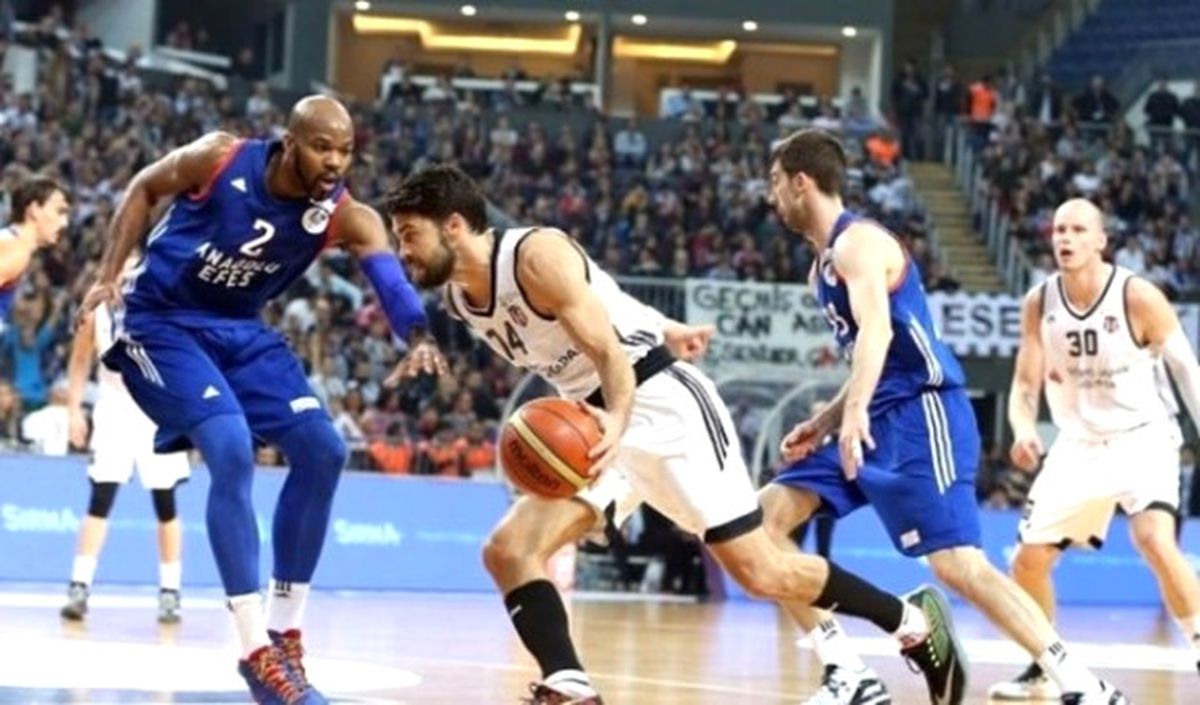 Anadolu Efes\'e 3 Puan Silme Cezası