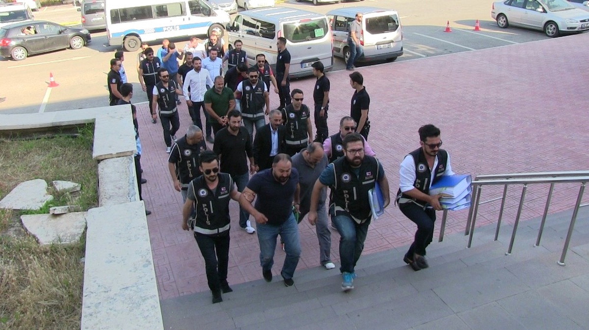 Avukat ve 1 Polis Dahil 8 Kişi İnsan Kaçakçılığı Nedeniyle Tutuklandı