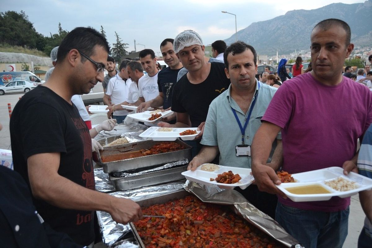 Başhekim Kubilay Uçar\'dan İftar Yemeği