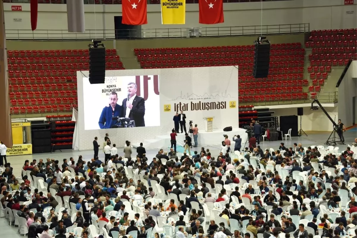 Başkan Akyürek, İftar Buluşmalarını Sürdürüyor