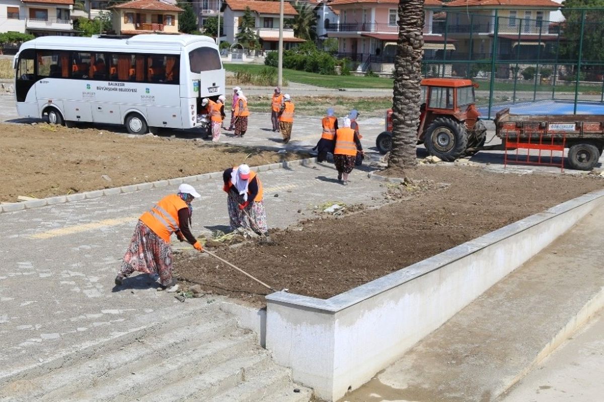 Burhaniye Engelleri Aşıyor Projesi\'nde Çevre Düzenlemesi
