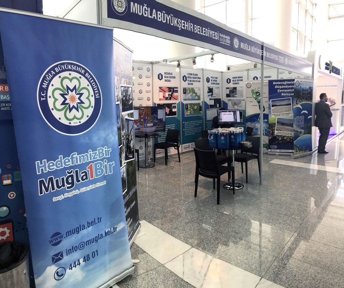 Büyükşehir Akıllı Şehirler Konferansında Projelerini Tanıttı