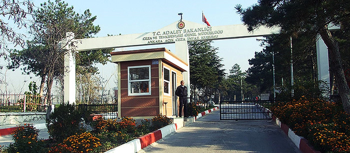 Cezaevi Firarisi Havalandırma Boşluğunda Yakalandı