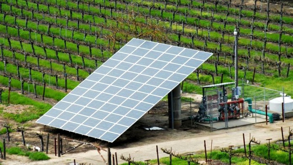 Çiftçiler İçin Taşınabilir Güneş Enerjili Sulama Sistemi Üretti