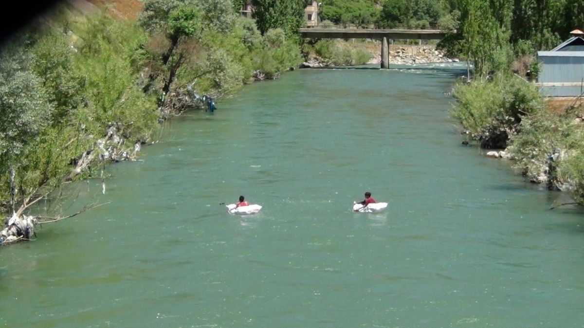 Dağda Operasyon, Eteklerinde Rafting