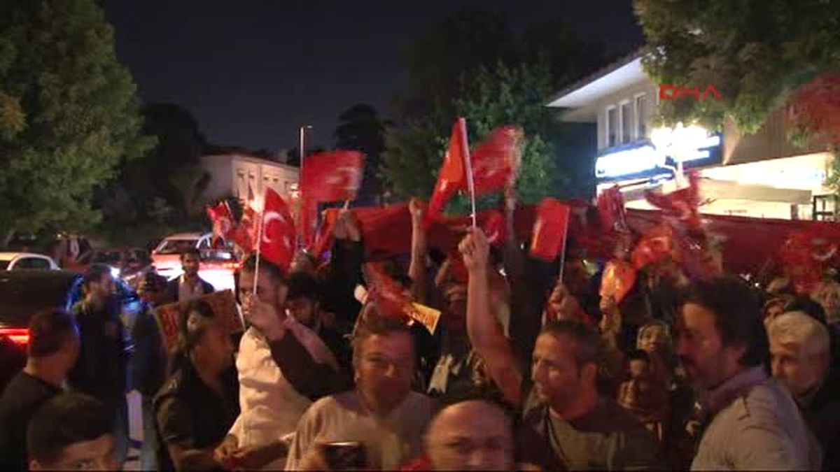 Dha İstanbul - Acunkent Mağdurlarından Kısıklı\'da Eylem