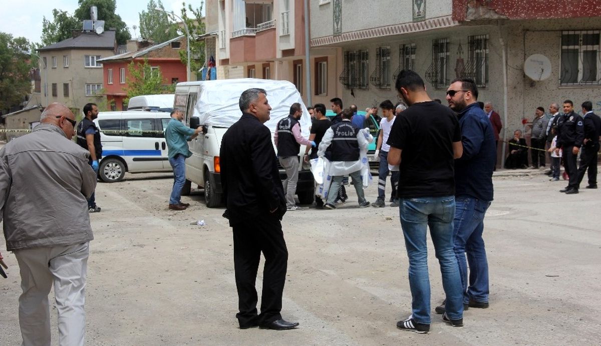 Direksiyon Başında Kalp Krizi Geçiren Sürücü Öldü