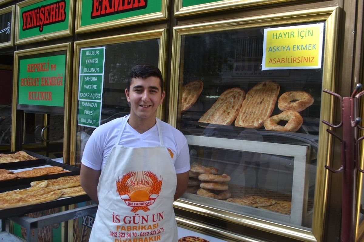 Diyarbakır\'da \'Askıda Ekmek Geleneği\'