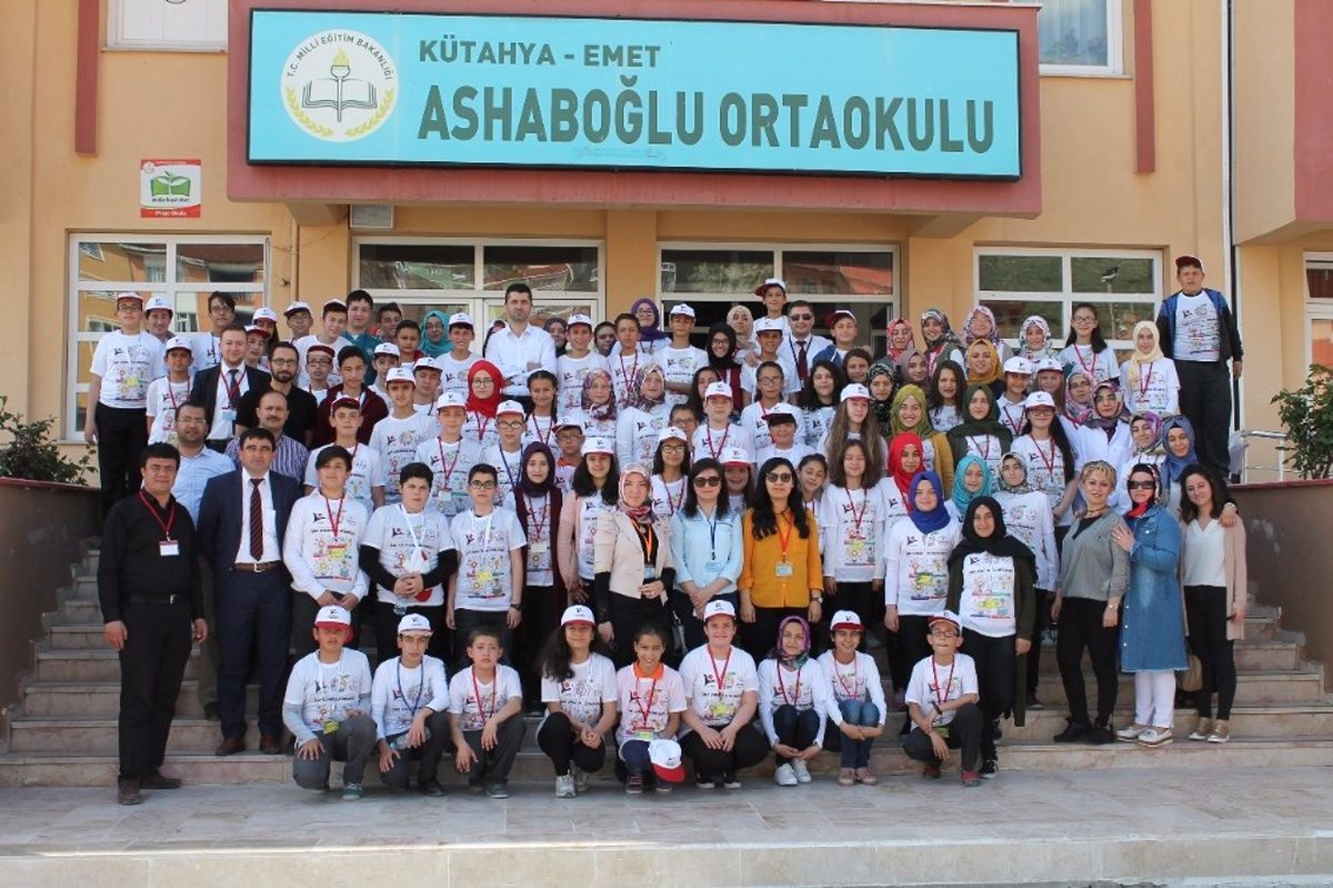 Emet\'te 4 Öğrenci Türkiye Birincisi