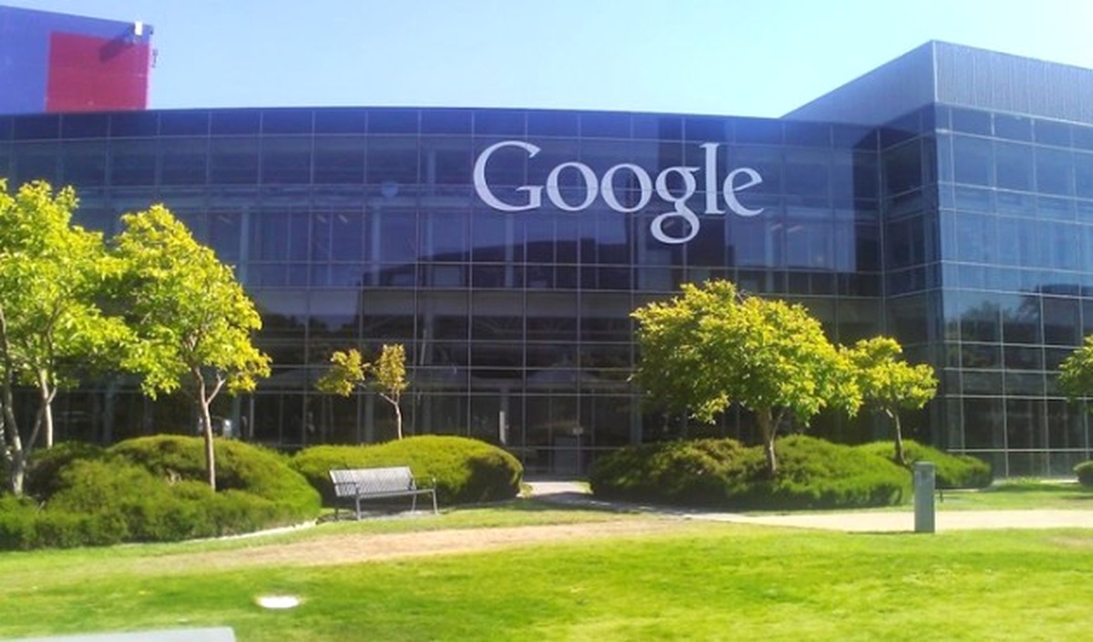 Google\'ın Ana Şirketinin Hisse Değeri Rekor Kırdı
