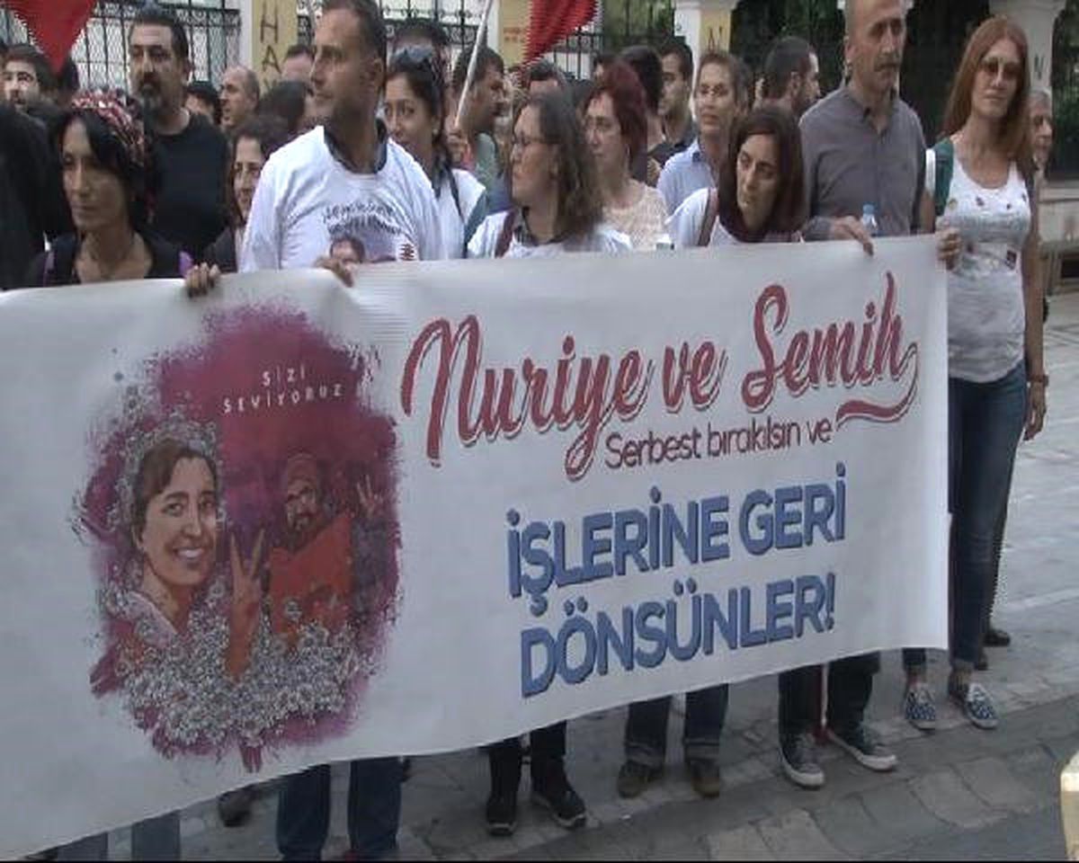 Kadıköy\'de Nuriye Gülmen ve Semih Özakça\'ya Destek Eylemi
