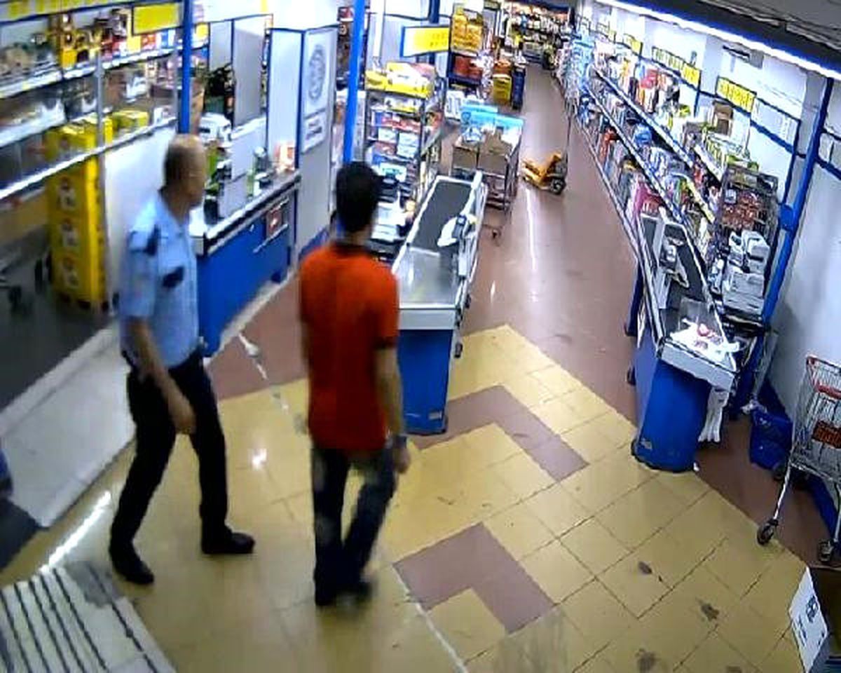 Karton Atık İçin Market Çalışanına Darp İddiası