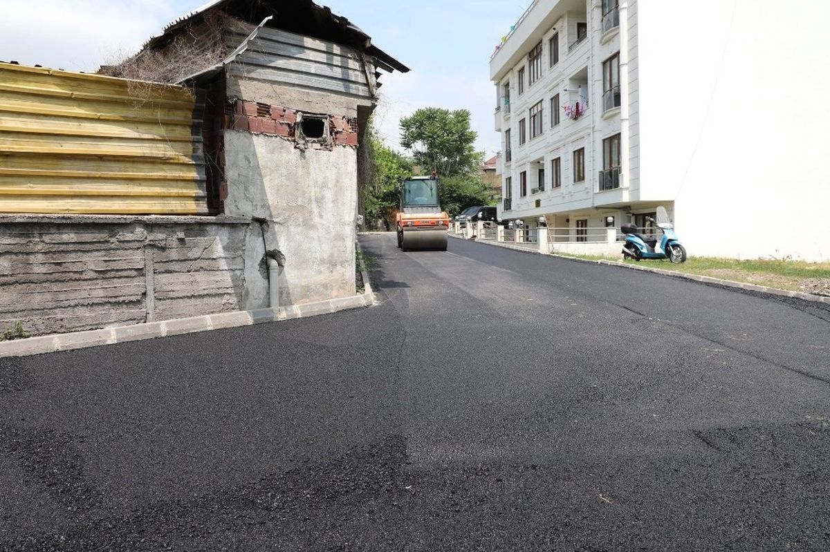 Körfez\'de Yıpranan Yollara Asfalt Döküldü