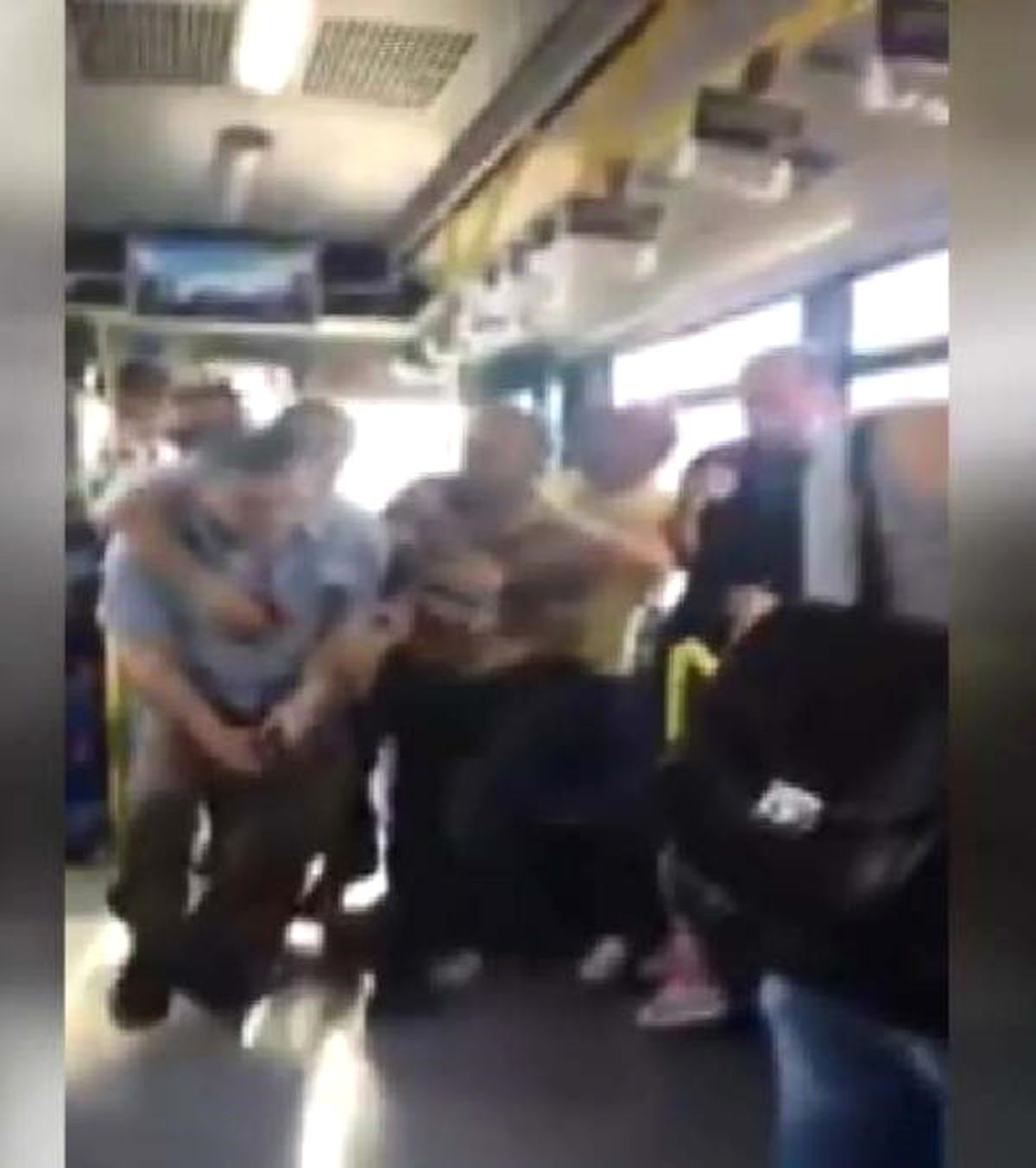 Metrobüs Şoförüne Silah Çekti