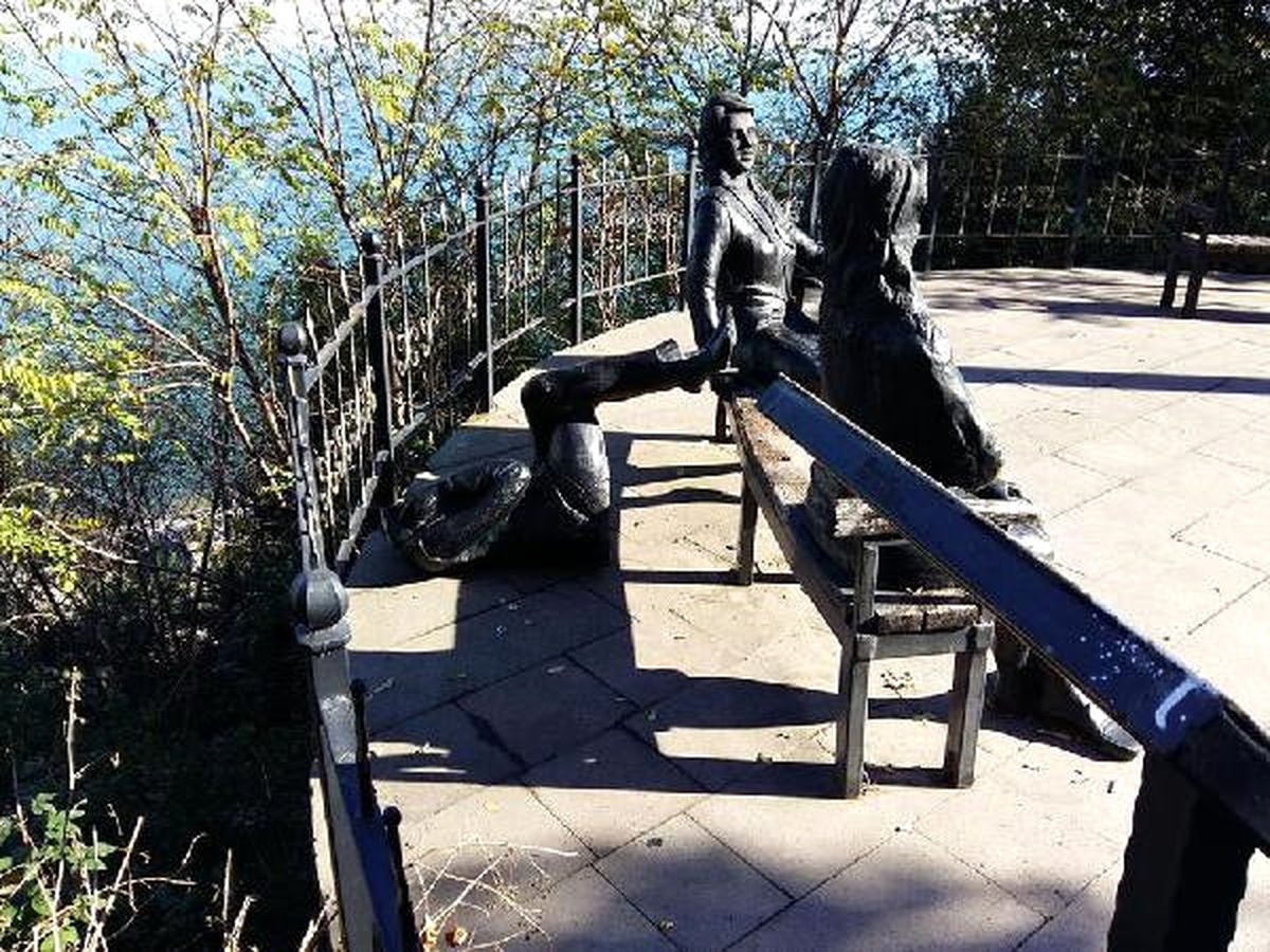 Ordu\'da 3 Kadın Heykeli Yine Tahrip Edildi