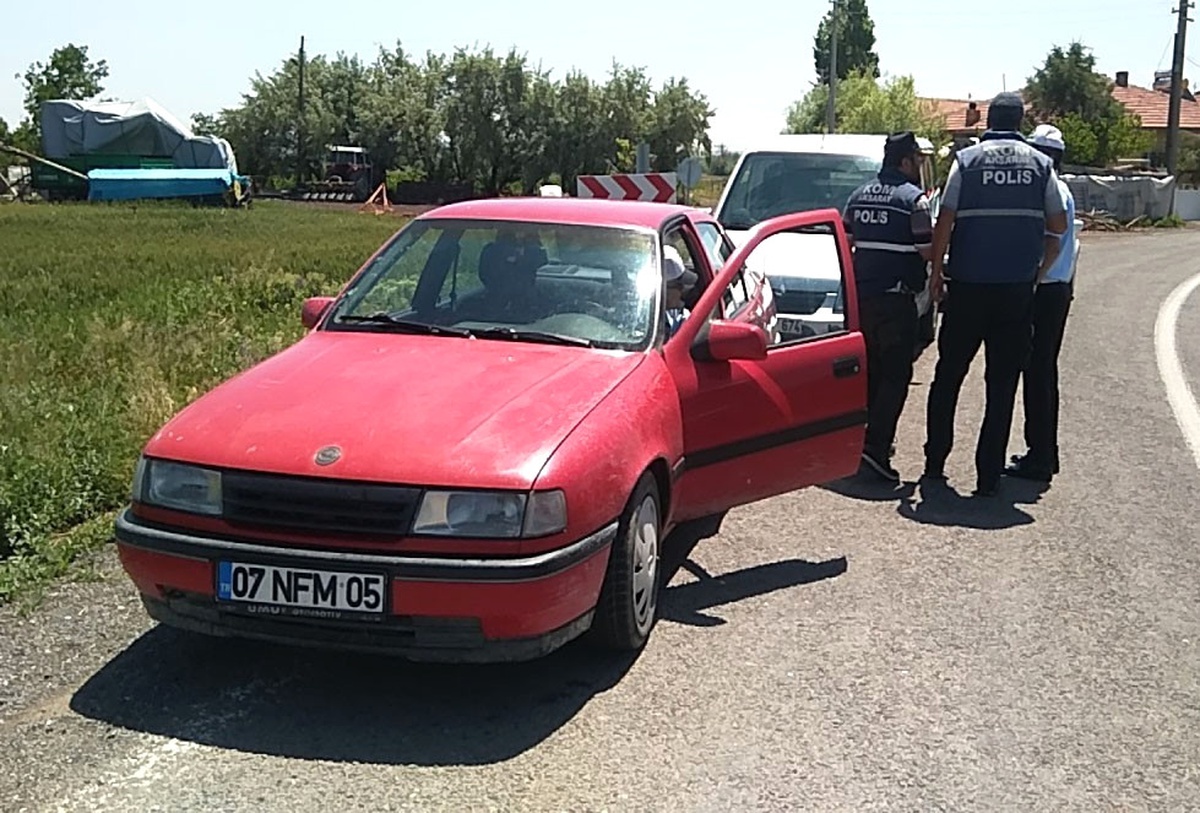 Polisin \'Dur\' İhtarına Uymayan Sürücü Kovalamaca Sonucu Yakalandı