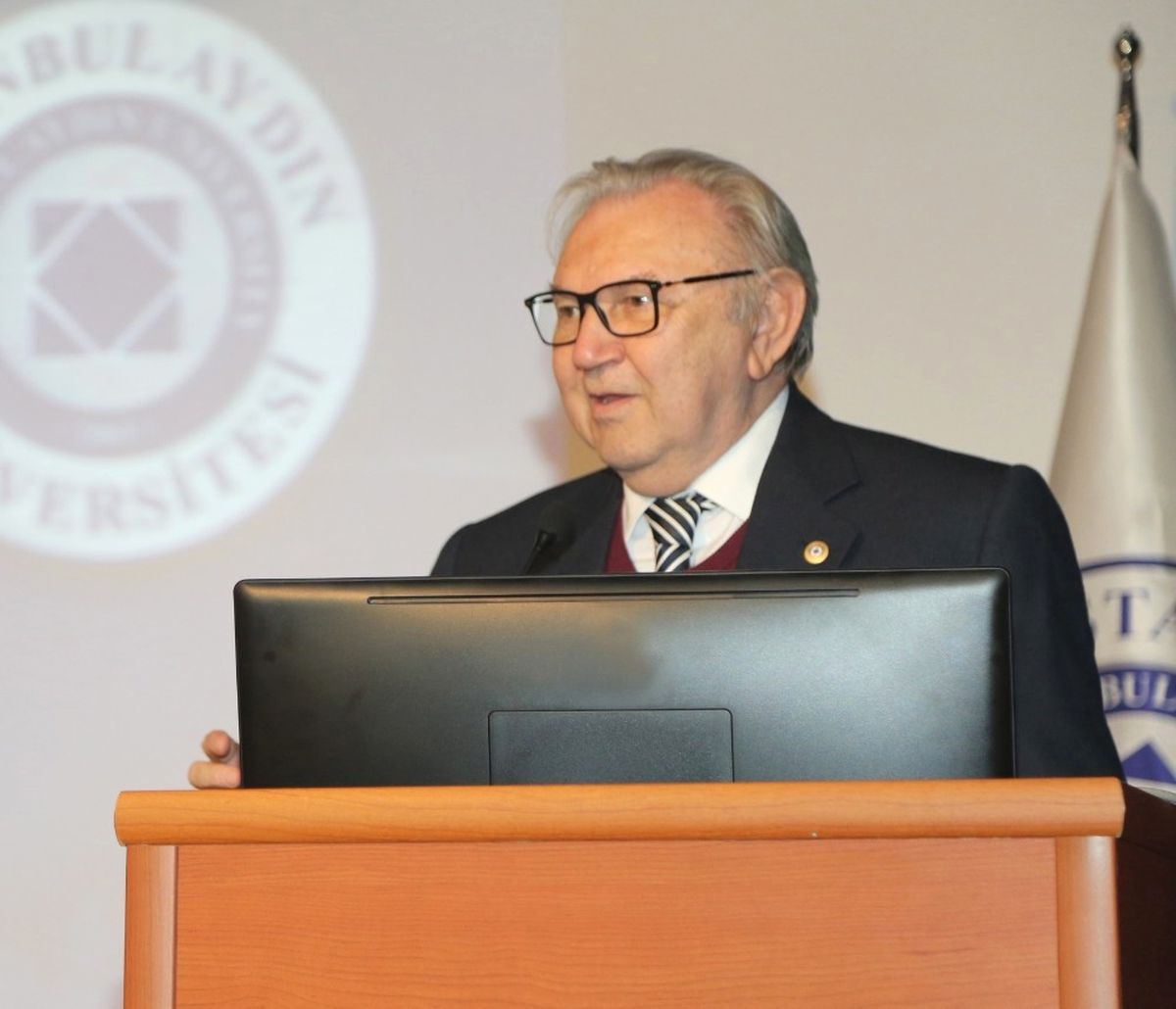 Prof. Dr. Devlet: "Katar Krizi Körfez Krizi\'ne Dönüşmez"