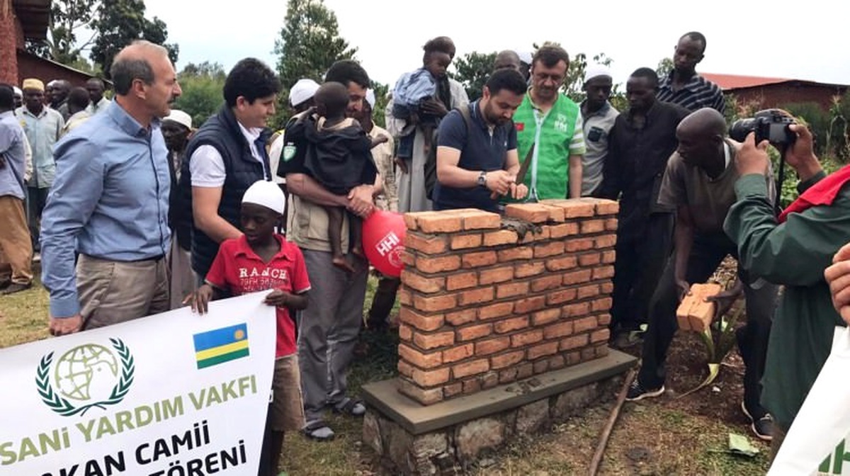 Ruanda\'da Erbakan Camisi\'nin Temelleri Atıldı