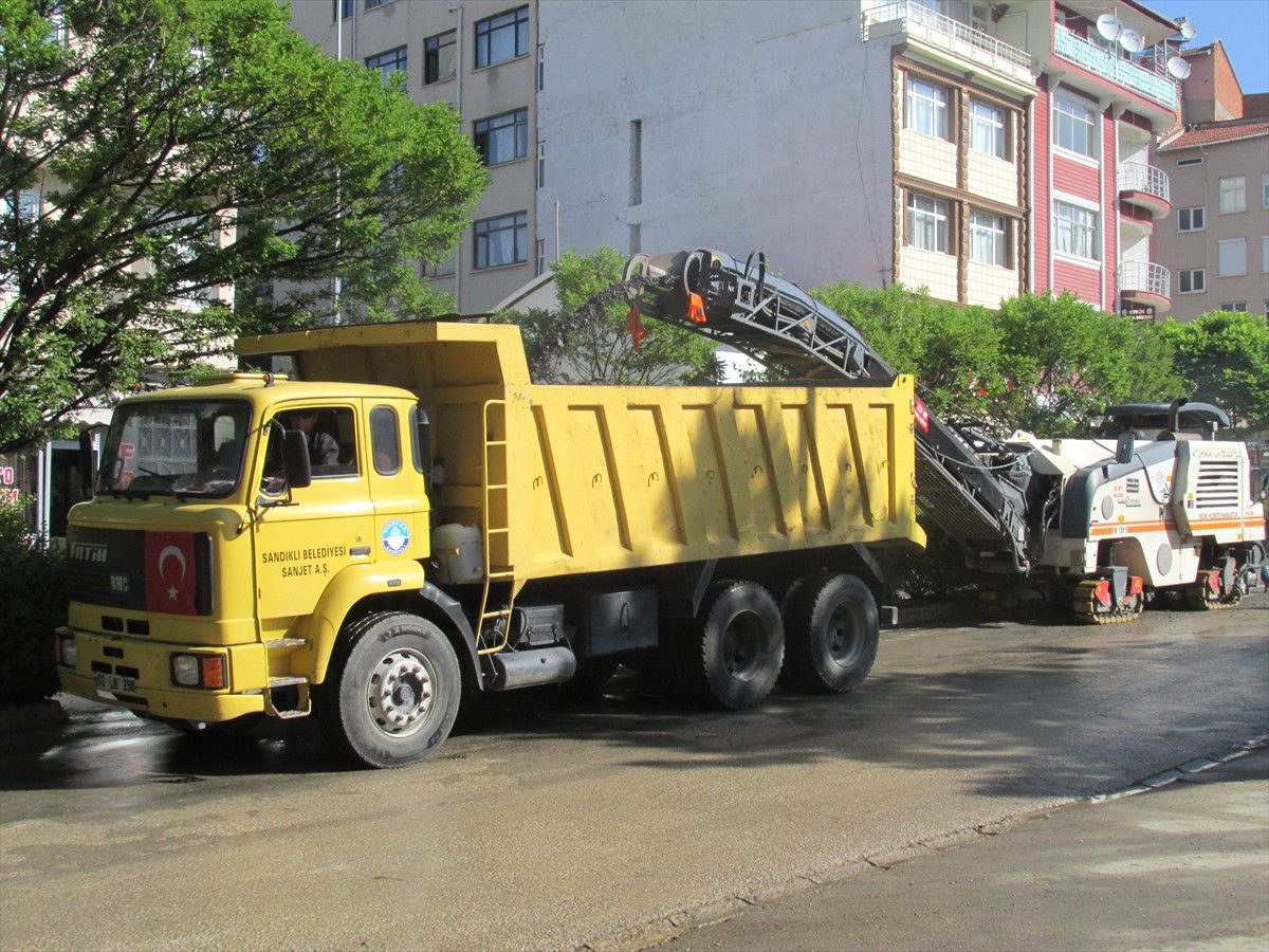 Sandıklı\'da Asfalt Çalışmaları