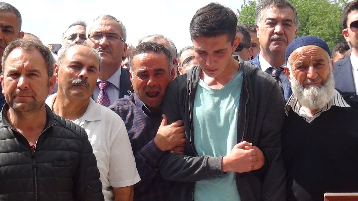 Şehidin Arkasından Dik Duracaksın, Cennete Gitmeyi Başaracaksın"