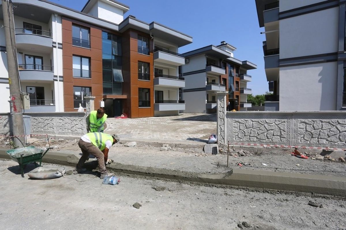Serdivan Belediyesi Kaldırımları Yeniliyor