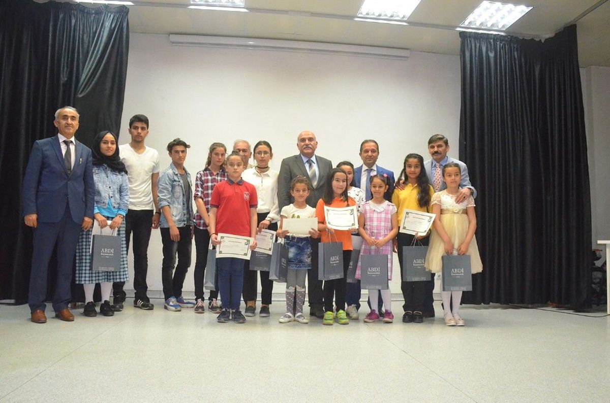Sinop\'ta "Bir Kitap da Sen Anlat" Projesi