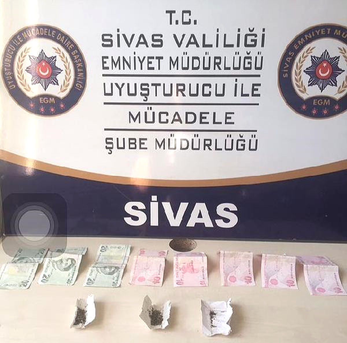 Sivas\'ta Uyuşturucu Operasyonunda 3 Tutuklama