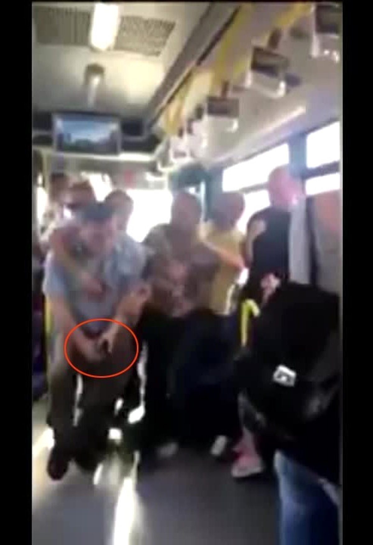 Tartıştığı Metrobüs Şoförüne Silah Çekti