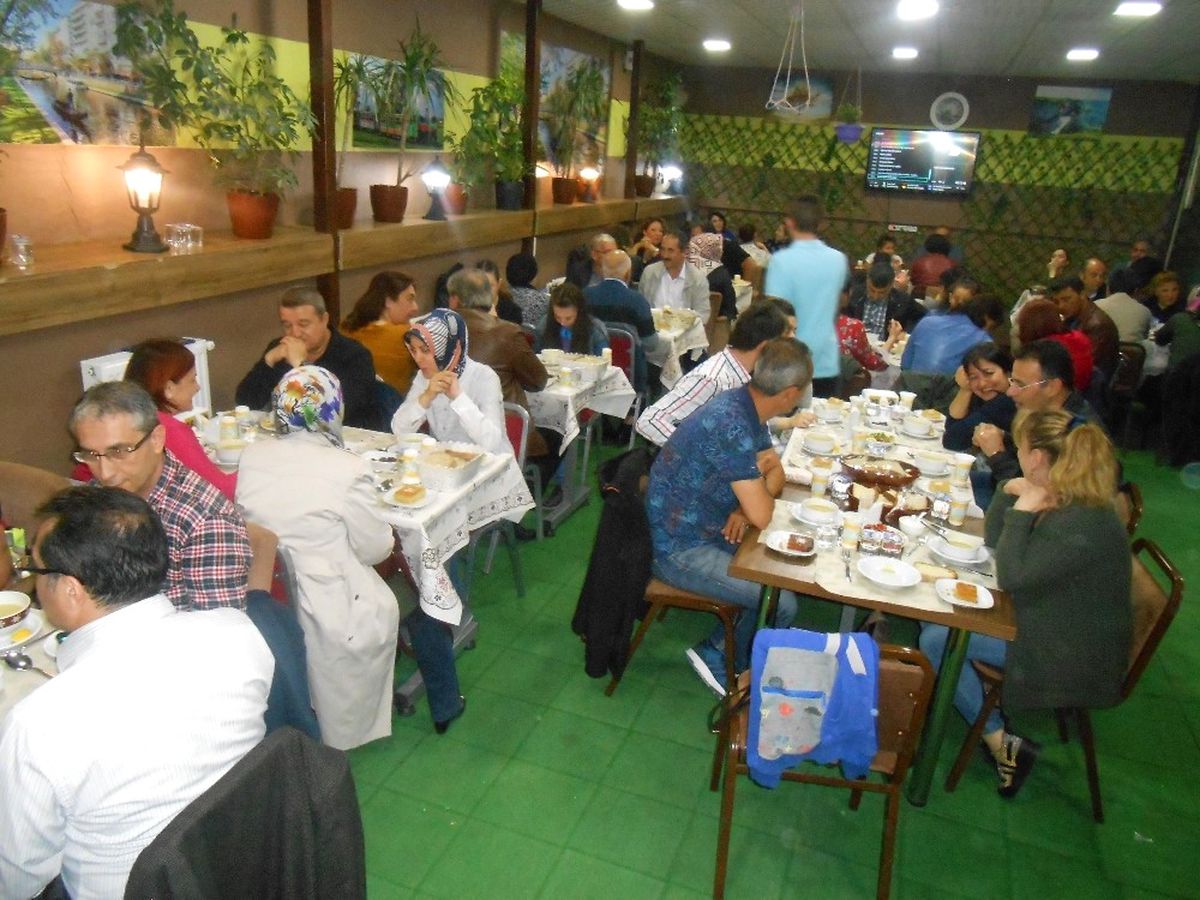 Türkav\'dan İftar Yemeği