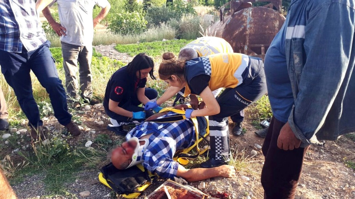 Virajı Alamayan Motosiklet Su Tankerine Çarptı: 1 Yaralı