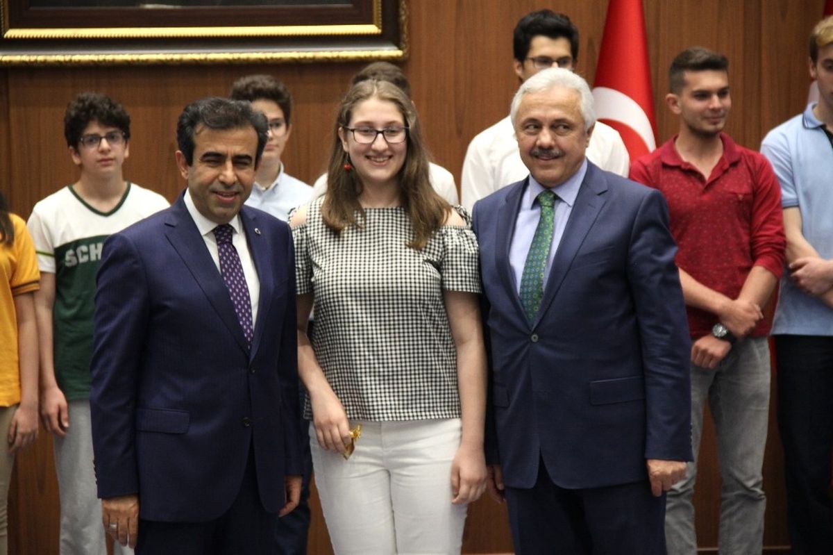 Yarışmalarda Dereceye Giren Öğrenciler Ödüllendirildi