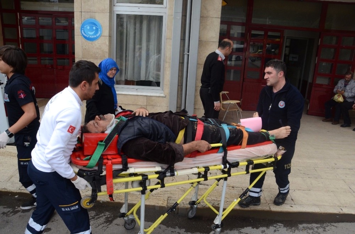 4 Metreden Yere Düşen İşçi Ağır Yaralandı