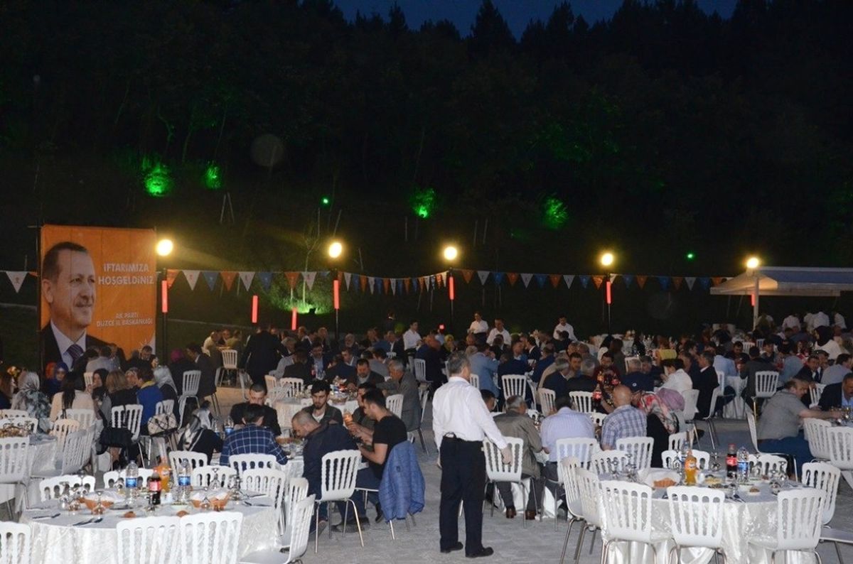 AK Parti Beypazarı İlçe Başkanlığından İftar