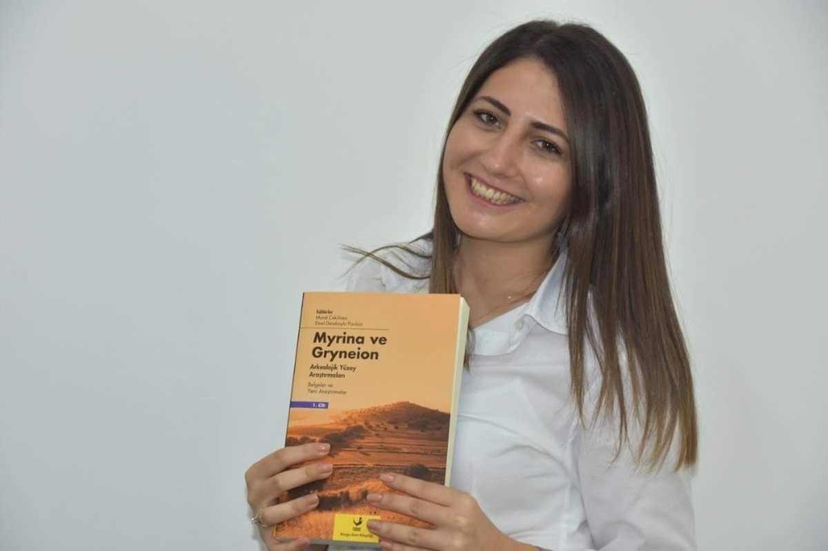 Aliağa\'daki Antik Kentler Kitabı Okuyucuyla Buluşuyor