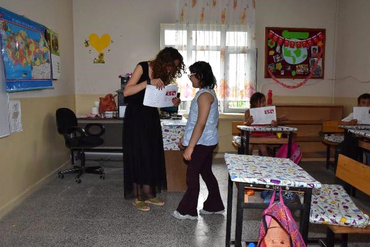 Azra\'nın Okuma Azmi