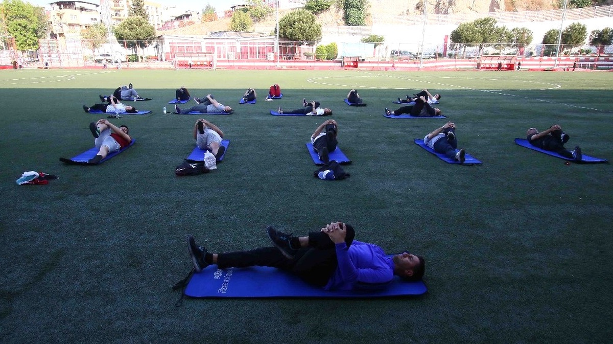 Bayraklı\'da Sabah Sporu Tam Gaz