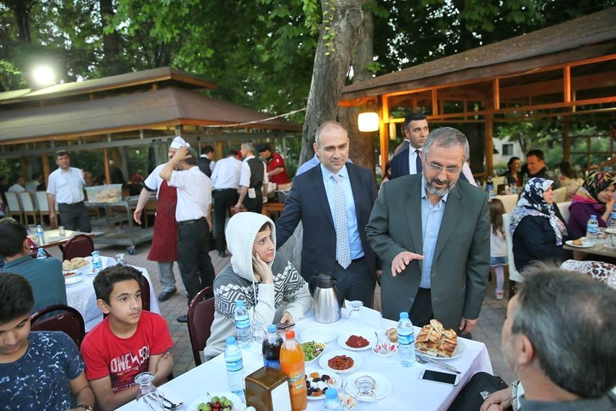Belediye Personeline İftar