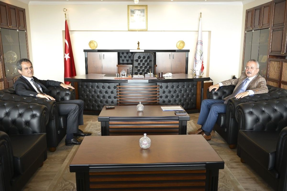 Beşel\'den Rektör Özer\'e Ziyaret