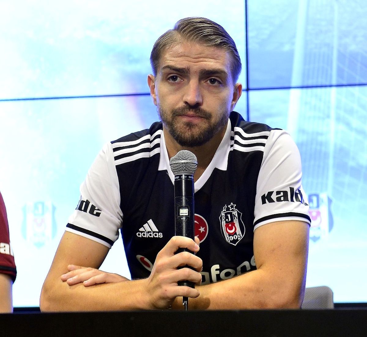 Beşiktaş, Caner Erkin\'i Açıkladı