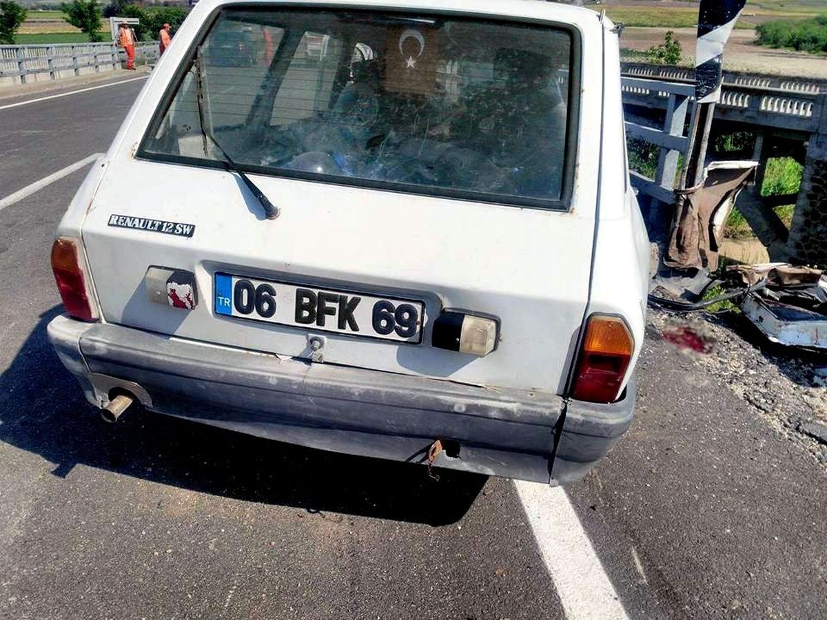 Beypazarı \'Nda Trafik Kazası: 1 Ölü, 1 Yaralı
