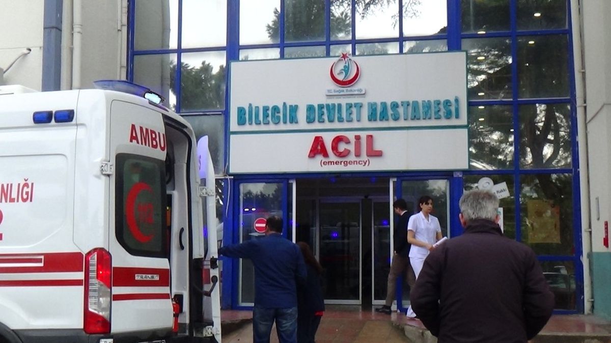 Bilecik\'te Traktör Kazası: 1\'i Ağır 4 Yaralı