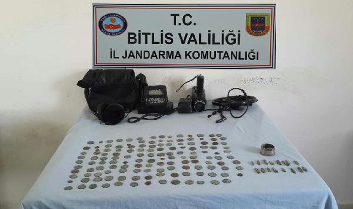 Bitlis\'te İzinsiz Kazı Yapan 5 Kişi Yakalandı