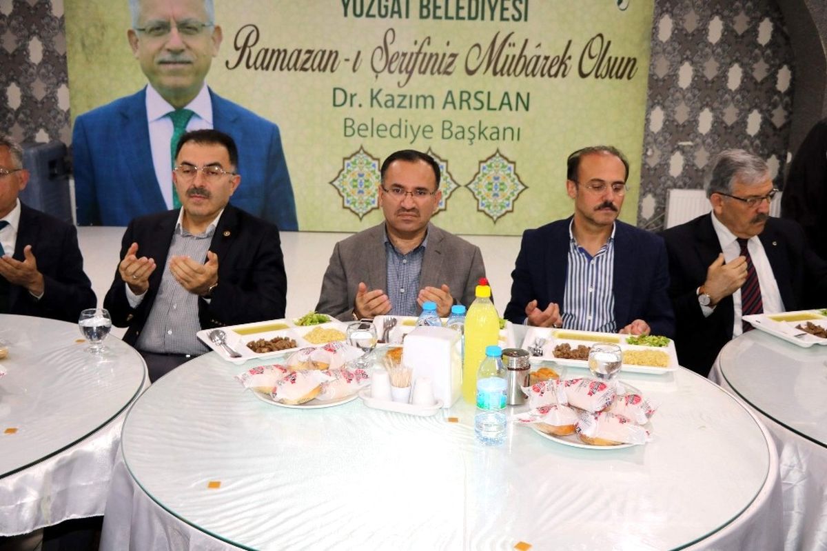 Bozdağ Şehit Aileleriyle İftarda Bir Araya Geldi