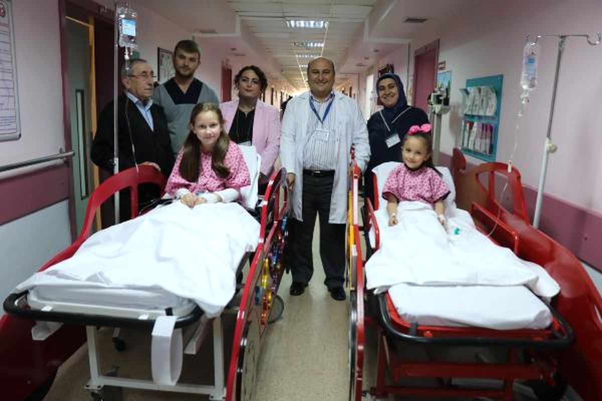 Çocukların Ameliyat Korkusu \'Otomobil Sedye\' ile Yenildi