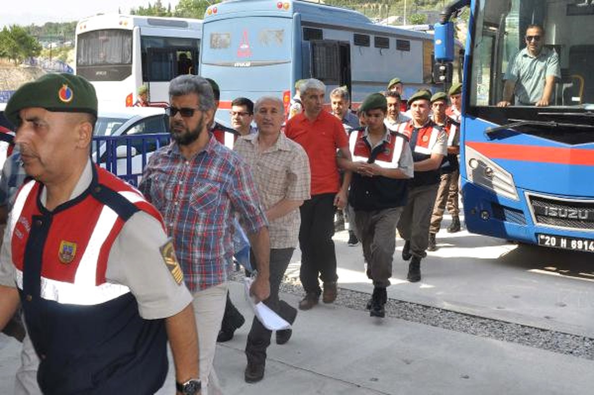 Denizli\'de Fetö Sanığı 112 Öğretmenin Yargılaması Başladı