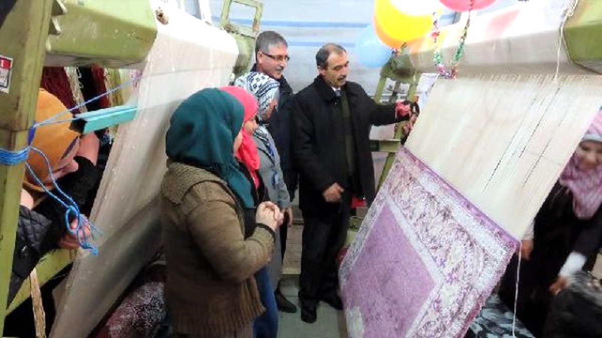 Dokuma Tezgahları Suriyeli Kadınlara Gelir Kapısı Olacak