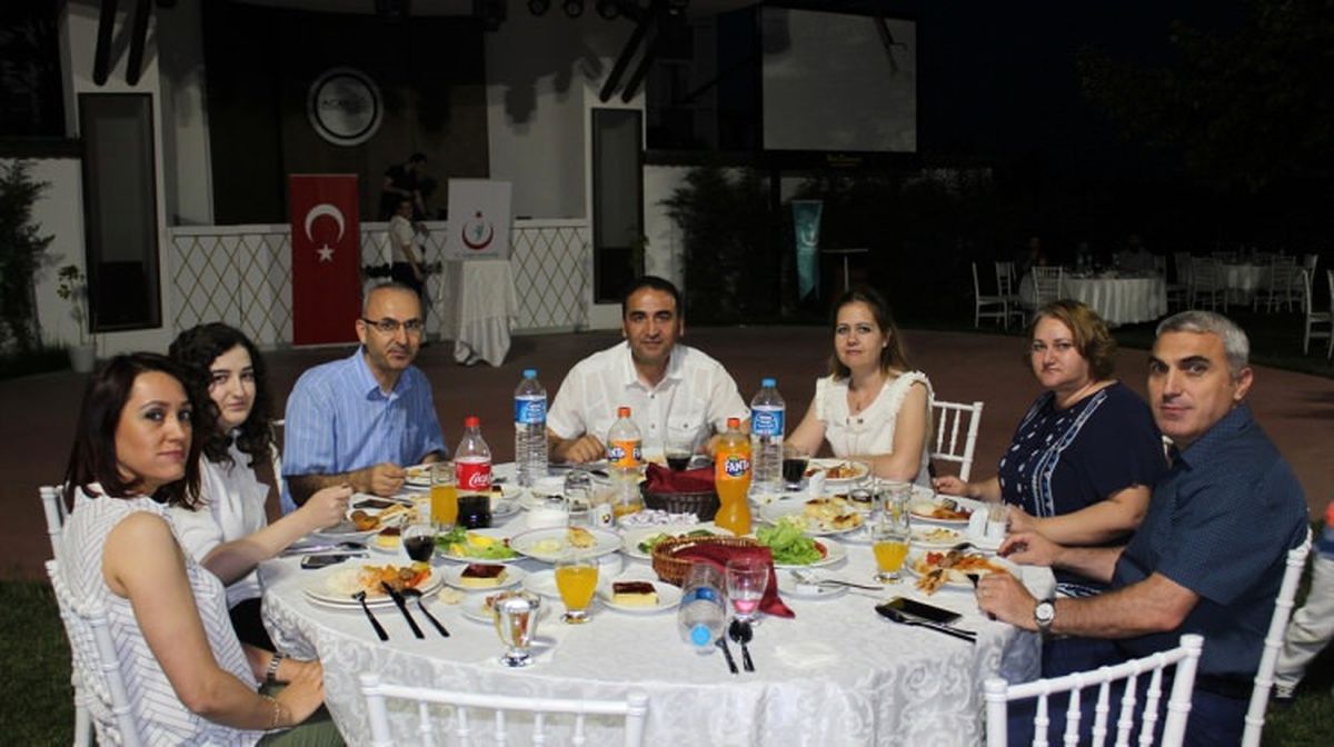 Edirne\'de Sağlık Çalışanlarına İftar